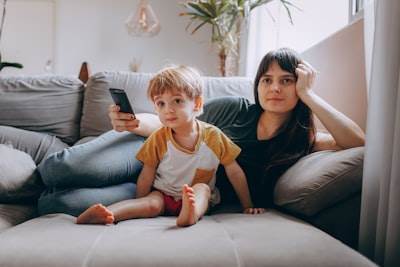 Adultos de mediana edad buscan conectar a pesar del ruido digital