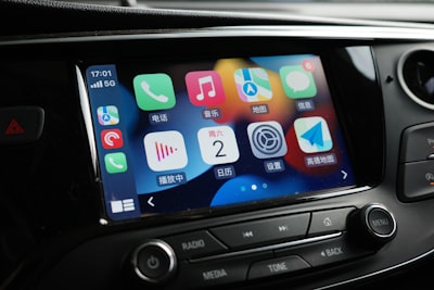 Apple permitirá asistentes de IA de terceros en CarPlay