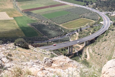 PACE: Transporte de puente geométrico para trayectorias de células únicas