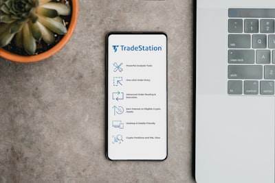 Comparación completa: Apps empresariales vs soluciones convencionales