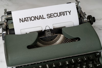 ¿Cómo protege la Agencia de IA la información confidencial?