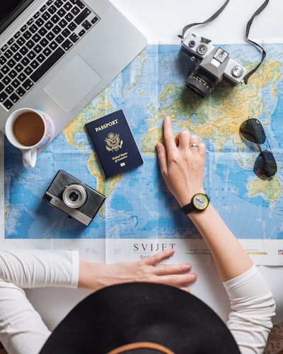 Automatiza tus solicitudes de viaje con IA y workflow en intranet