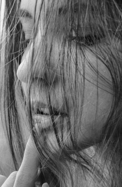Modelo para ajuste fino de lenguaje basado en experiencia confiable