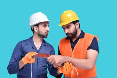 Beneficios de la automatización de la comunicación con contratistas