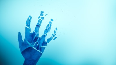 Cómo reducir errores humanos con la automatización de flujos de trabajo de gestión de casos