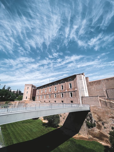 Automatización de procesos reduce costos en Zaragoza