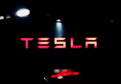 Elon Musk reconoce la necesidad de actualizaciones para el verdadero 'Full Self-Driving'