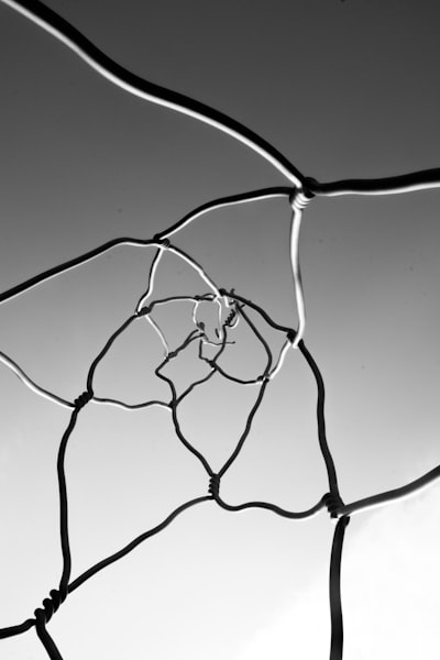 Resolución algorítmica del razonamiento neural de grafos con aprendizaje por refuerzo