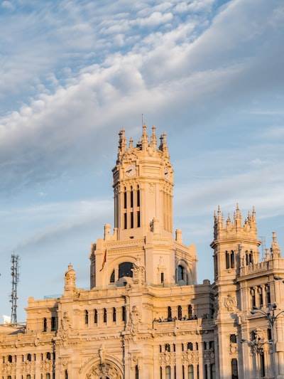 Cómo encontrar servicios de software empresarial en León.