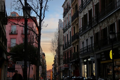 La mejor forma de encontrar narración de IA en Madrid