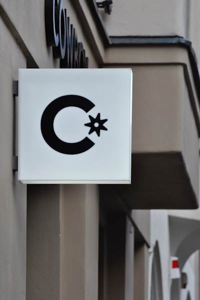 El tamaño del texto debe ser de 50 caracteres o menos.
"Introducción a la integración de la Inteligencia Artificial en CRM"