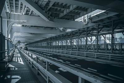 Competencia de interfaz en IPRM: cómo conectar la ley, la PI y la IA