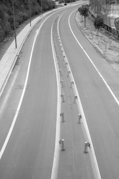 Selección robusta de checkpoints para LLMs multimodales con evaluación agéntica y ranking estable