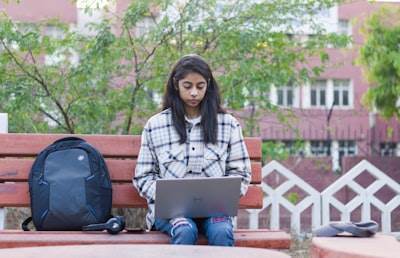 Los mejores sitios para comprar correos electrónicos educativos con descuentos para estudiantes