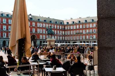 Cómo las escuelas de Madrid redujeron costos con sistema de validación por llamada