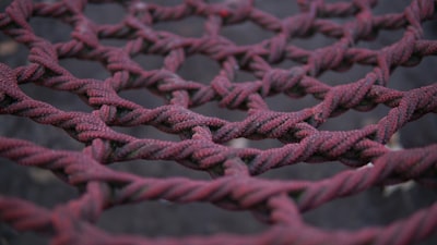 Desmitificando el Patrón de Slash: El Rol de RoPE