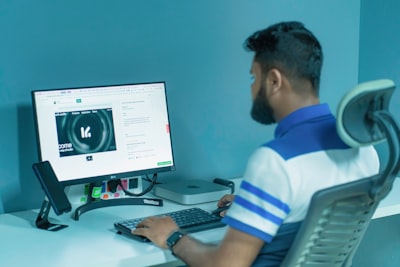 Software personalizado para control de calidad y sostenibilidad del trabajo remoto