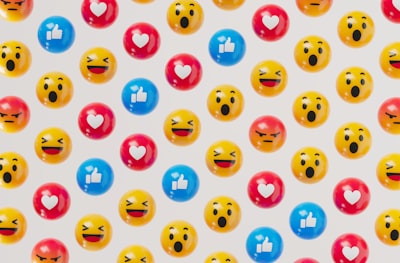 Mejora de la satisfacción del cliente mediante IA en redes sociales.