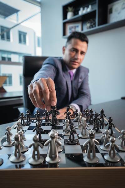 Automatización del 70% de operaciones comerciales repetitivas