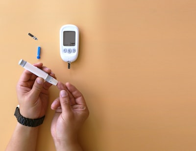 CGM vs. Punción digital: precisión de la glucosa.