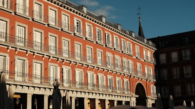 Top 10 empresas de avatar virtual para empresas en Madrid