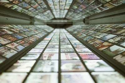 Desbloqueando el procesamiento de medios con conocimiento de dominio
