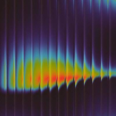 Descomposición espectral adaptativa para mejora de señal en sistemas OFDM