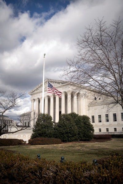 Cargos adicionales en investigación de hackeo de cajeros automáticos