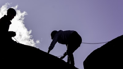Top 100 Expertos en escalada sin contratar más personal en Granada