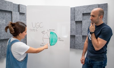 Acelera el aprendizaje en grafos dinámicos con privacidad y eficiencia