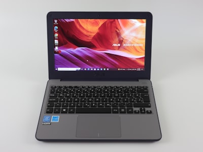 Este portátil Asus Ryzen con 16 GB de RAM es una ganga por solo $350