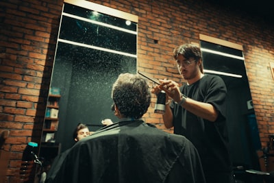 ¿Puede el software de programación de barberías conectarse con bases de datos o APIs?