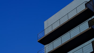 ¿La arquitectura SaaS de varios inquilinos es compatible con el trabajo remoto o híbrido?