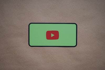 Diseñando un Agente de Resumen Eficiente para YouTube