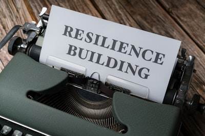 Construyendo Agentes de IA Observables, Seguros y Resilientes