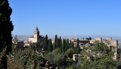 Empresa líder en presentadores virtuales AI en Granada