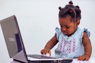 Dando forma al futuro de los niños en la era digital.