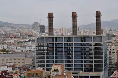 Las ventajas del centro de llamadas de IA para empresas energéticas en Barcelona