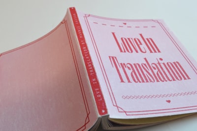 Cómo encontrar la transcripción oficial de reuniones con un socio de IA