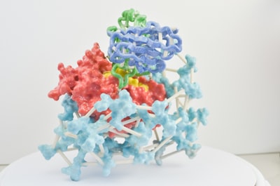 Generación de modelos de plegamiento de proteínas con difusión latente