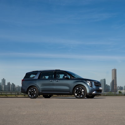 Esta minivan Kia supera a la mayoría de los SUV familiares