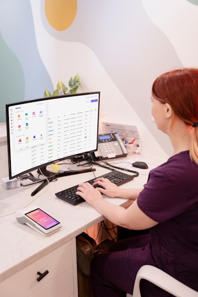 Centraliza la comunicación interna con software a medida
