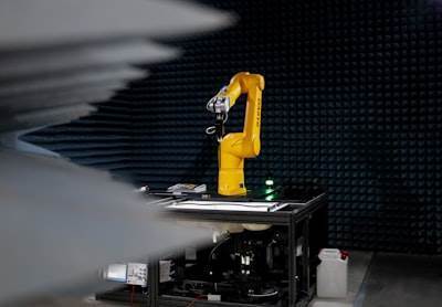 Detección automatizada de anomalías y mantenimiento predictivo en robótica industrial