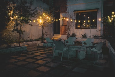 Transforma tu espacio exterior con las luces de cuerda RGB de Govee a $126