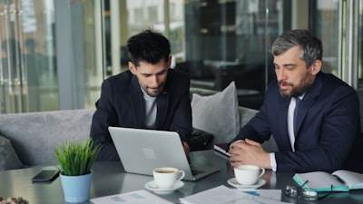 Mejore la eficiencia de su firma de consultoría con los mejores servicios de programación en Madrid