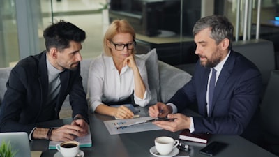 Los mejores especialistas en gestión empresarial de mensajería en Alicante