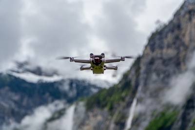Benchmark de ocupación semántica para vuelo urbano de drones
