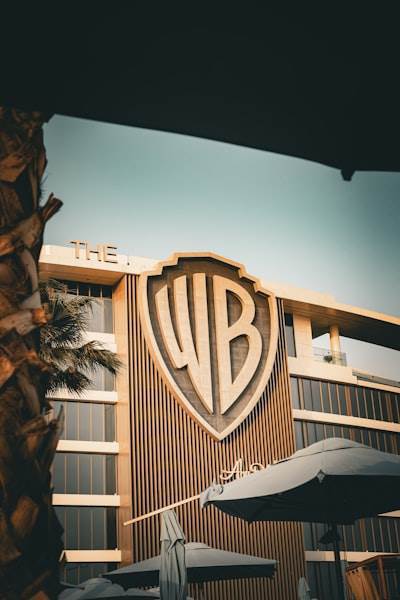 Netflix ofrece 83 mil millones por Warner Bros. Discovery