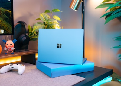 Por qué sube Microsoft y baja Apple los precios de las laptops
