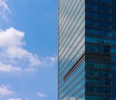 Comparación entre empresa de software móvil y desarrollo interno